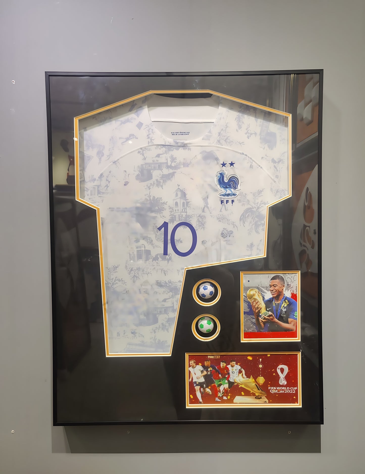 France No.10 jersey shadowbox with transparent interchangeable frame - football wall art decor