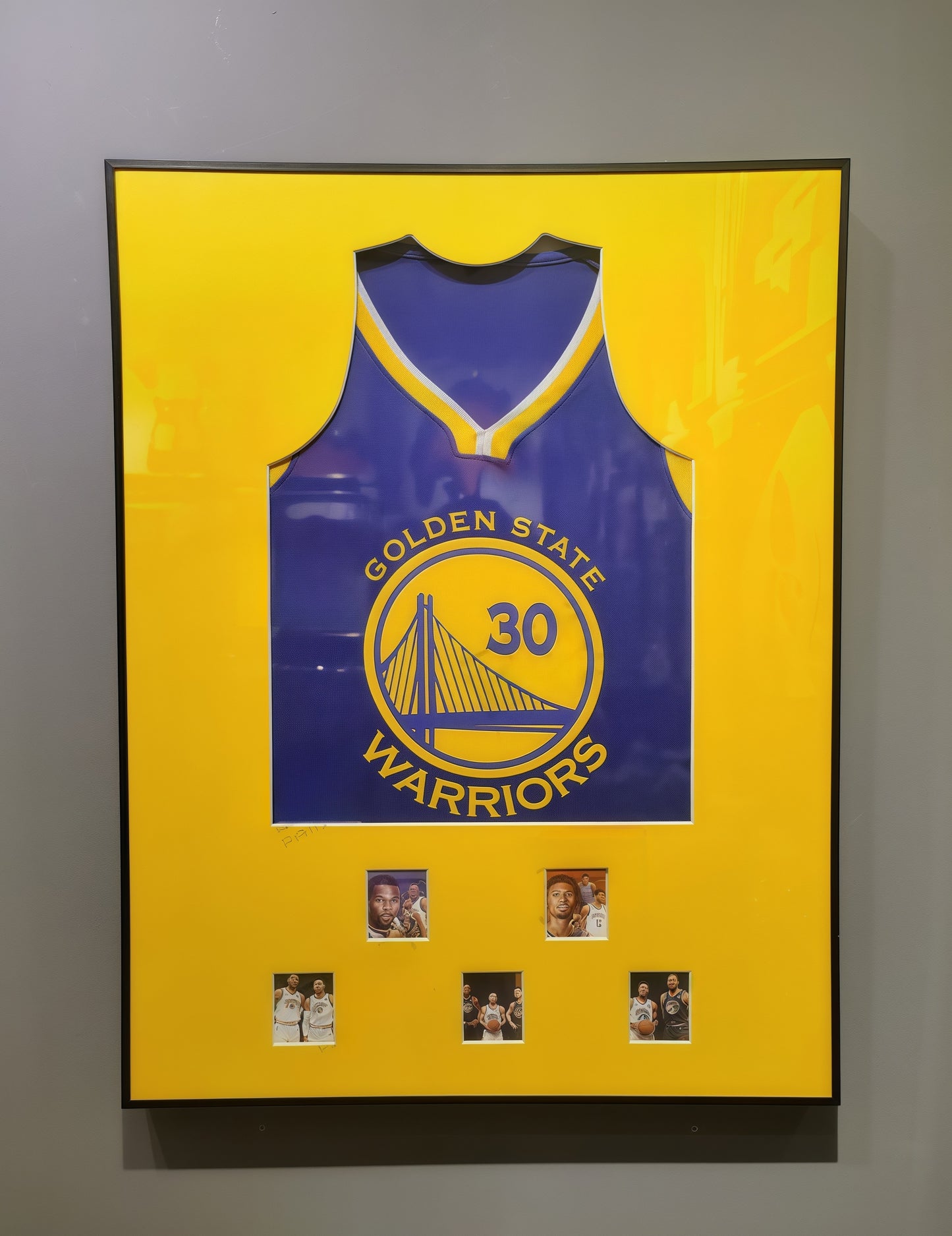 60x80cm Openable Basketball Jersey Frame for Golden State Warriors No.30 with Wall Mount Display
