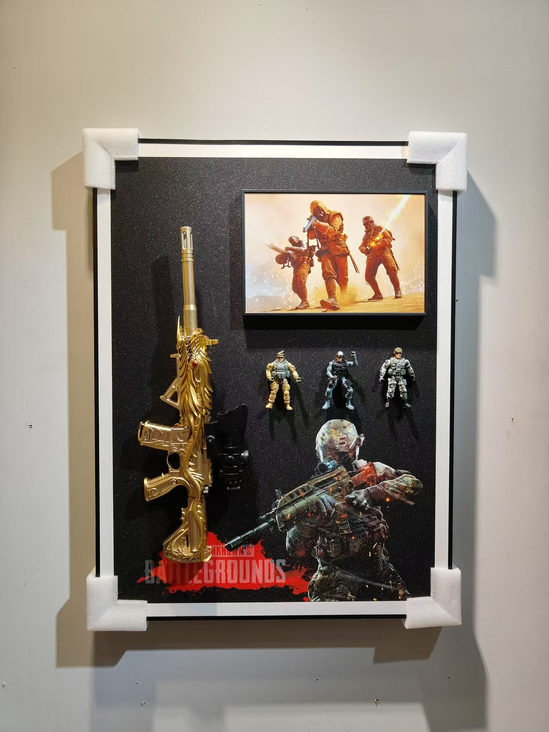 PUBG golden assault rifle 3D wall art with soldier figures for gaming room decor