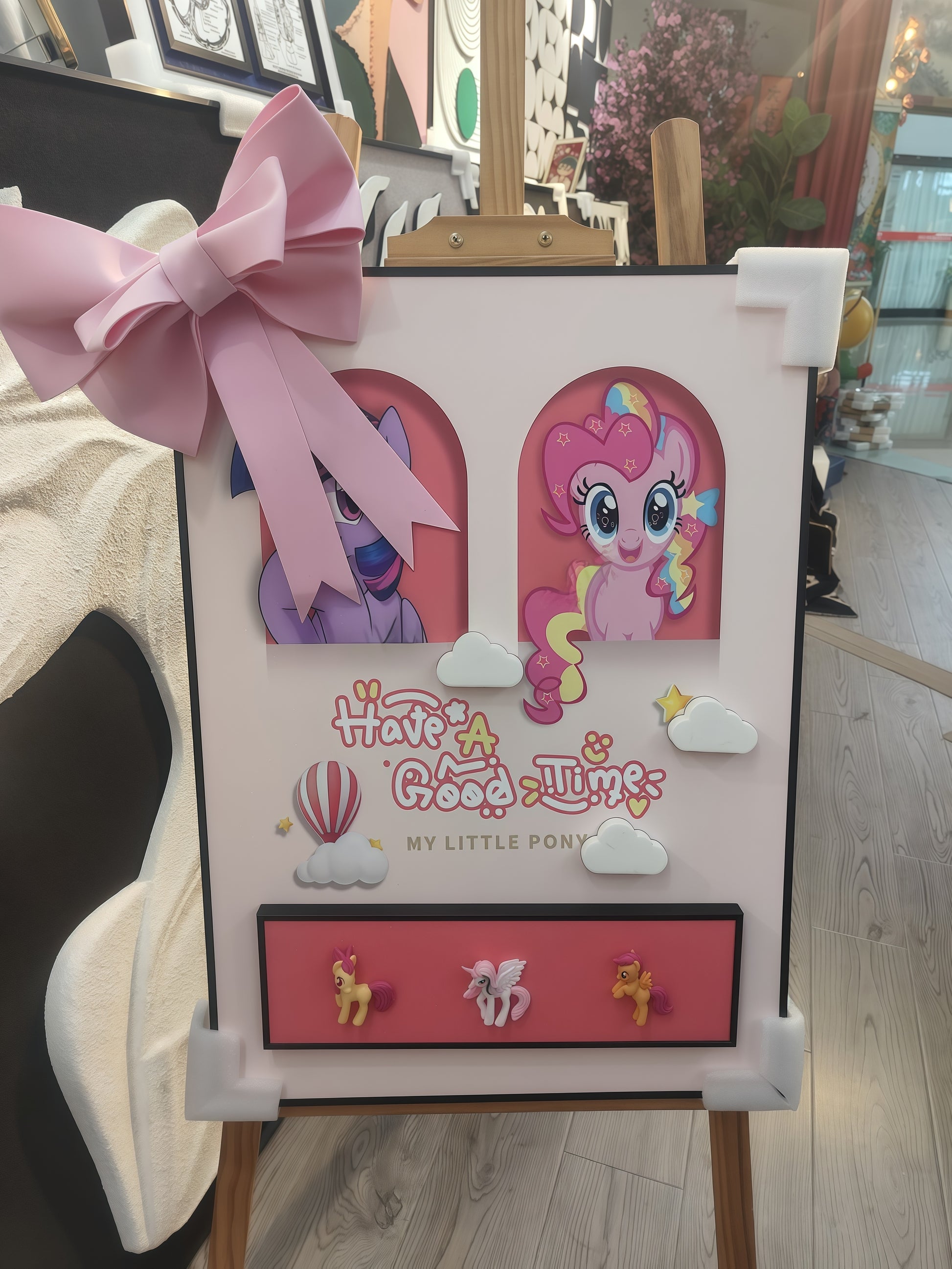 My Little Pony “Have A Good Time” 3D wall-mounted decor with figurines and bow, 50×70cm